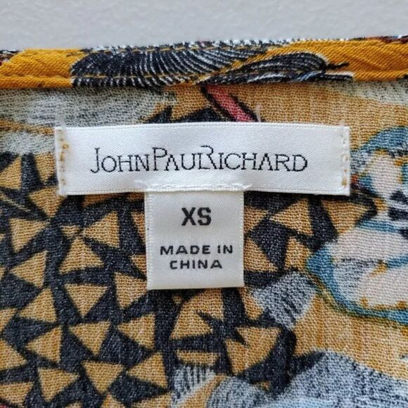 John Paul Richard Tie Front Blouse Womans Size XS Printed Rayon V Neck NEW - Picture 9 of 12